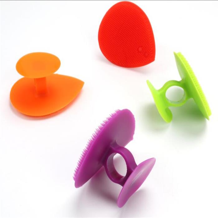 Silicone facial cleansing/massaging brush