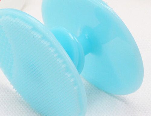 Silicone facial cleansing/massaging brush